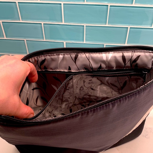 Lug Paddle Travel Pouch Large - Picture 8 of 10